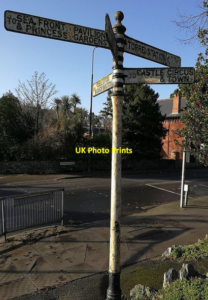 Photo 6"x4" Direction Sign \u00e2\u0080\u0093 Signpost on Avenue Road, Torquay Torquay c2017
