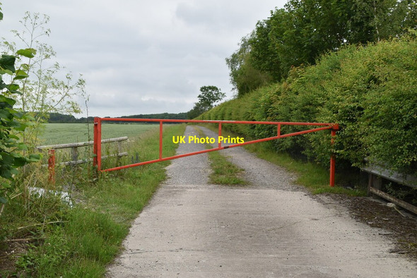 Photo 6"x4" Barrier on bridleway Odsey c2021