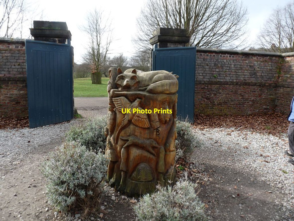 Photo 6"x4" Wooden carving Dunham Town c2012 P1