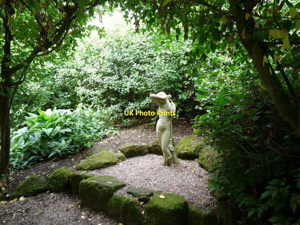 Photo 6"x4" Statue of a nymph in the bushes Aston\/SJ7541 c2013