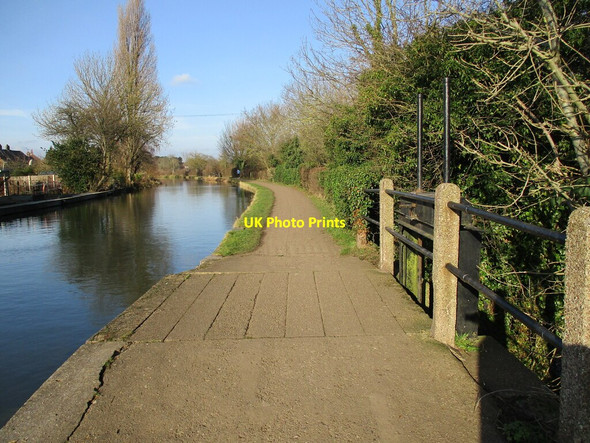Photo 6"x4" Towpath and sluice, Erewash Canal Long Eaton c2022