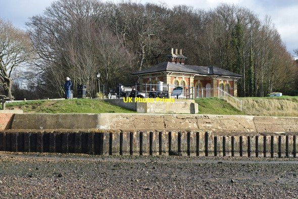 Photo 6"x4" Entrance lodge, Royal Victoria Country Park Netley c2022
