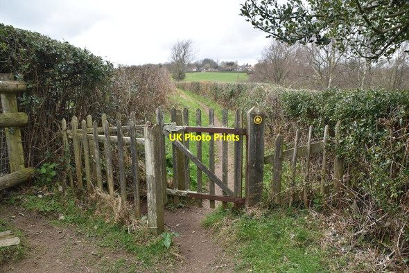 Photo 6"x4" Gated footpath Twelve Oaks\/TQ6820 c2021
