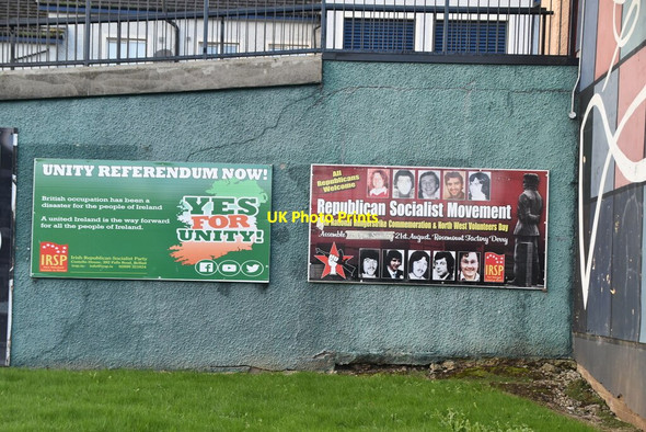 Photo 6"x4" Political posters, The Bogside Londonderry\/C4316 c2021