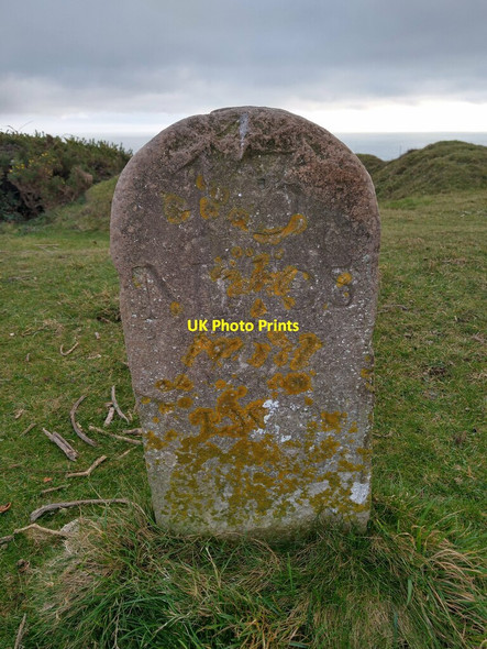 Photo 6"x4" Milestone West High Down Totland c2022