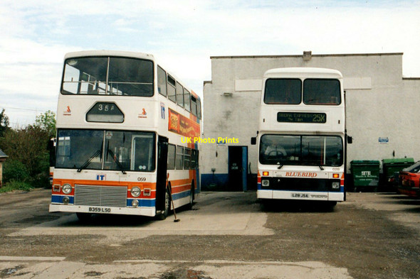 Photo 6"x4" Stagecoach bus garage, Tain, 1998 Tain\/NH7881 c1998