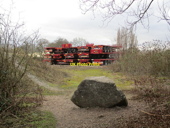 Photo 6"x4" Boulder and stacked trailers Sutton Cum Lound c2022