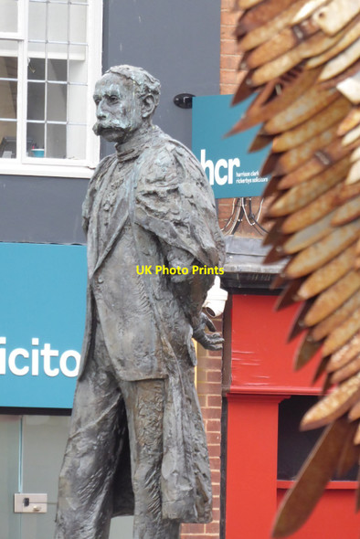 Photo 6"x4" Statue of Sir Edward Elgar and Knife Angel Worcester c2022
