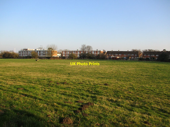 Photo 6"x4" Grass field and housing, Sleaford Sleaford\/TF0645 c2022