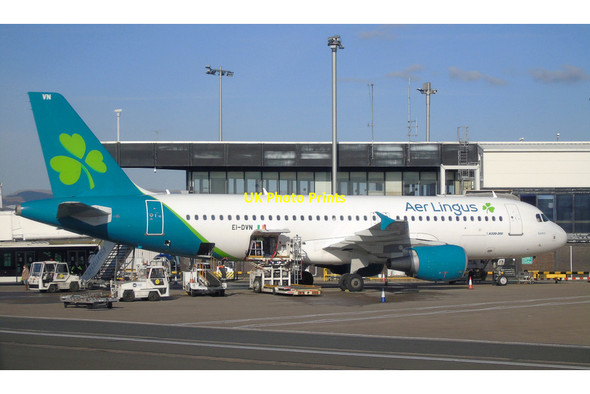 Photo 6"x4" Aer Lingus aircraft at Glasgow Airport Renfrew c2022