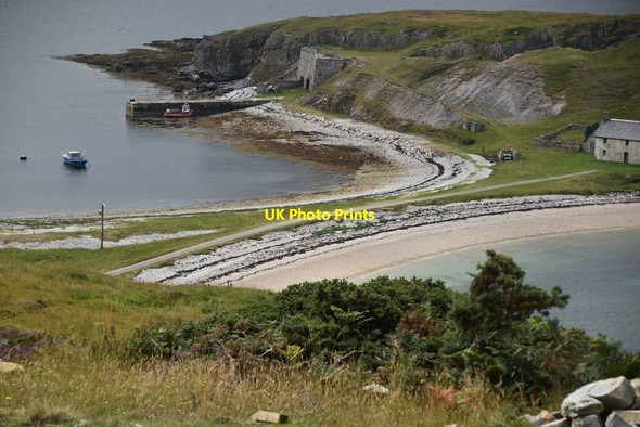Photo 6"x4" Ard Neackie Tombolo, harbour and lime kiln Ard Neackie c2021