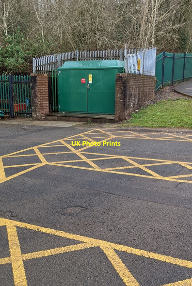 Photo 6"x4" Dark green cabinet, Fairwater, Cwmbran Cwmbran\/Cwmbr\u00e2n c2022