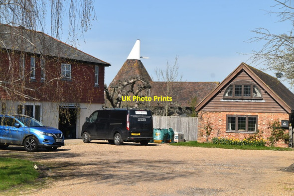 Photo 6"x4" Scurms Farm Oast Linkhill c2021