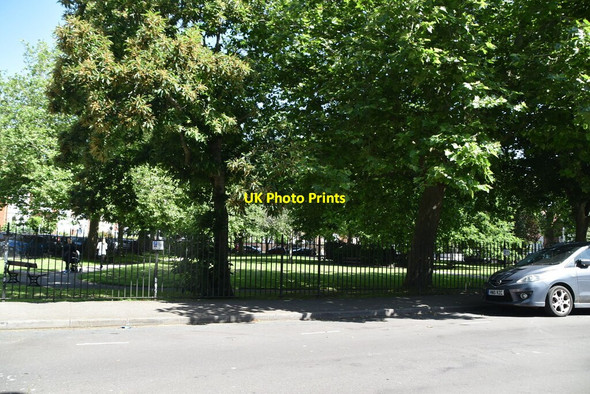 Photo 6"x4" Waverley Gardens Eastney c2021