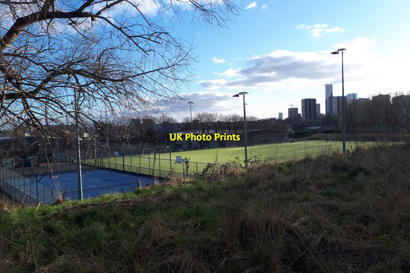 Photo 6"x4" Sports courts, Barrack Road, Leeds Leeds\/SE3034 c2022