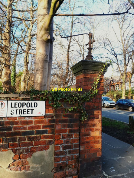 Photo 6"x4" Old fitting on the corner of Leopold Street Leeds\/SE3034 c2022