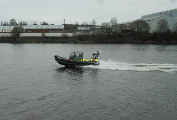 Photo 6"x4" On patrol on the Clyde Scotstoun\/NS5268 c2022