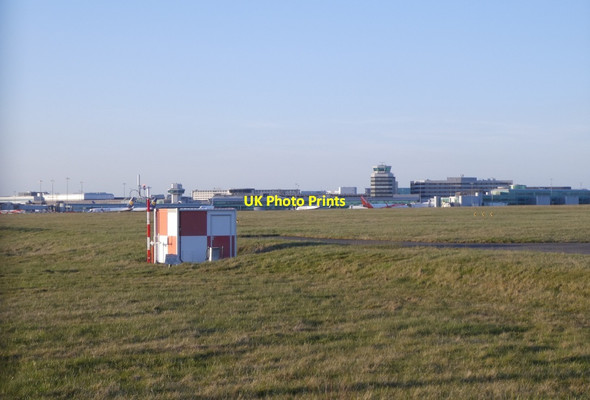 Photo 6"x4" Manchester Airport through the fence Morley\/SJ8282 c2022