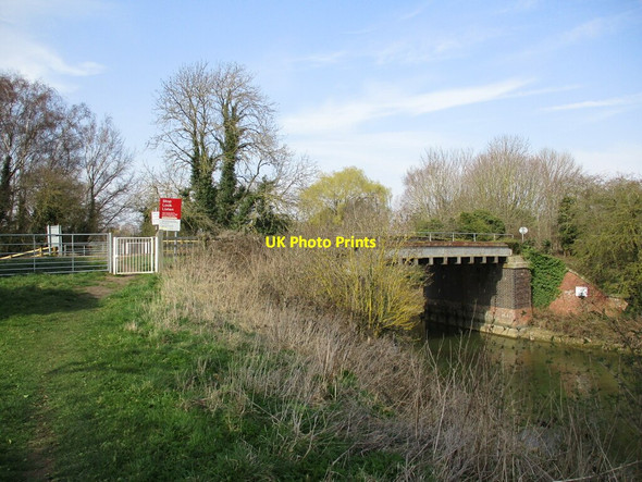 Photo 6"x4" Railway bridge over Cowbridge Drain Cowbridge\/TF3247 c2022 P1