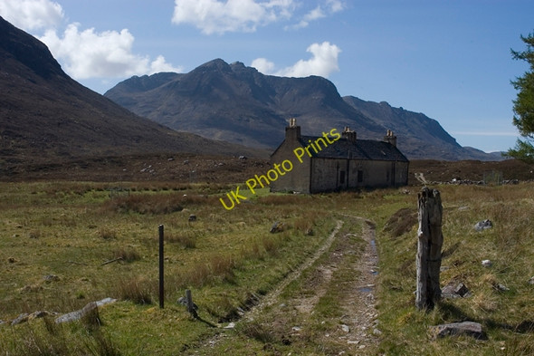 Photo 6"x4" Achneigie and Beinn Dearg Mor Achneigie c2009