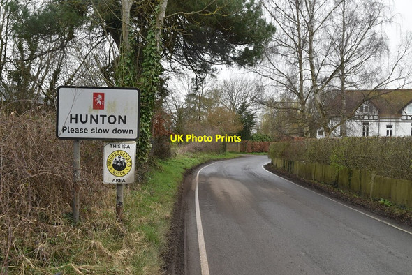 Photo 6"x4" Entering Hunton Benover c2021