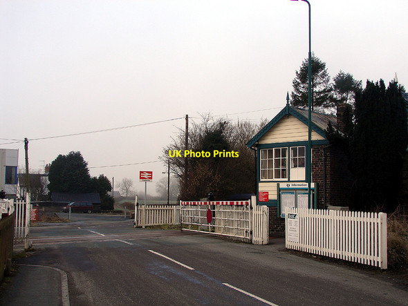 Photo 6"x4" Signal Box & Level Crossing, Caersws Carnedd c2006