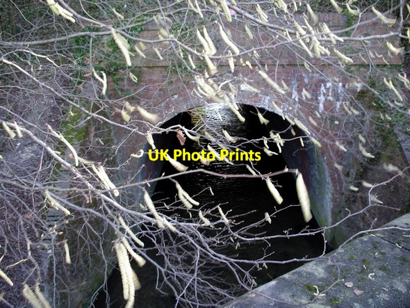 Photo 6"x4" River Itchen in a conduit New Alresford c2006