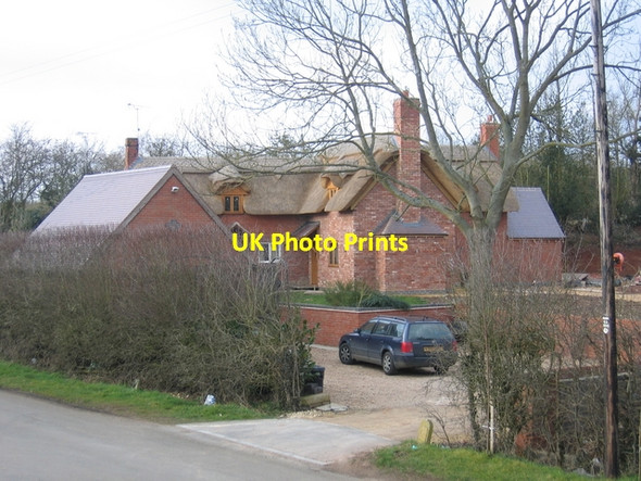 Photo 6"x4" Pristine cottage, Cladswell Cookhill c2006