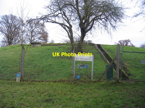 Photo 6"x4" Welcombe Park service reservoir Stratford-upon-Avon c2005