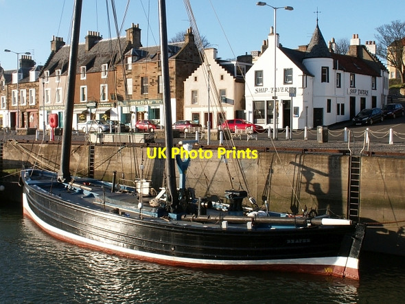 Photo 6"x4" Shore Street and the Reaper Anstruther Wester c2006