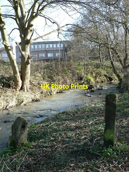 Photo 6"x4" Oil Mill Beck Horsforth c2006