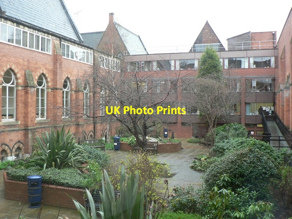 Photo 6"x4" Courtyard garden, Leeds General Infirmary Leeds\/SE3034 c2006