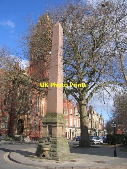Photo 6"x4" The Henry Bright Monument Royal Leamington Spa c2006