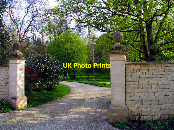 Photo 6"x4" Gorgeous Gates Bibury c2006