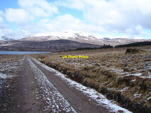 Photo 6"x4" The Track to Ben Alder Loch Pattack c2006