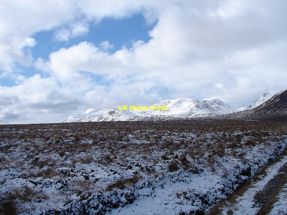 Photo 6"x4" Ben Alder Forest Loch Pattack c2006