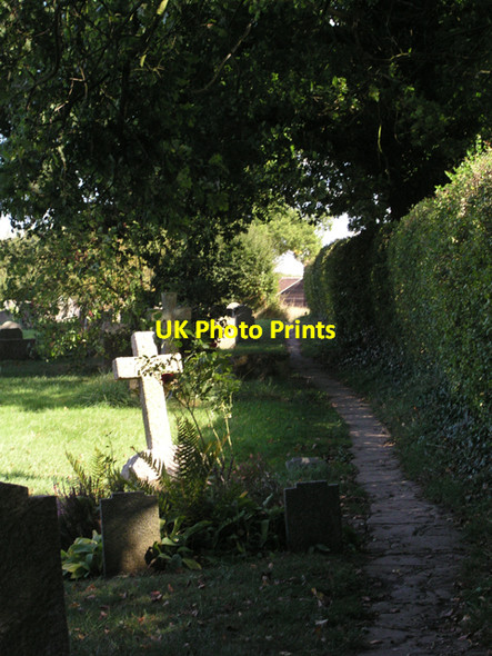 Photo 6"x4" Church of St Peter graveyard Park Street\/TQ1131 c2006