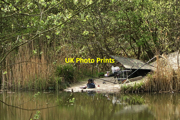 Photo 6"x4" Fishing shelter, Southwater Country Park Southwater c2006