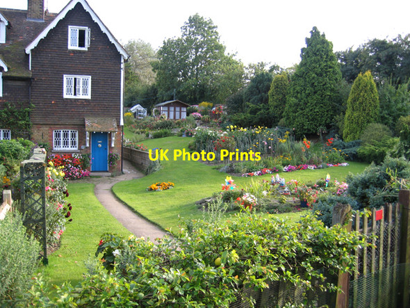 Photo 6"x4" An English country garden, Plaxtol, Kent Plaxtol c2006