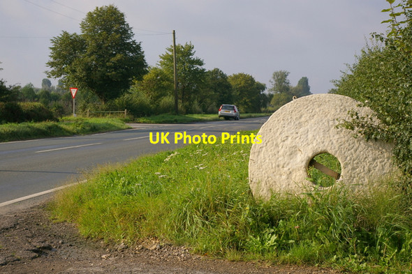 Photo 6"x4" Looking Along A163 Market Weighton c2006