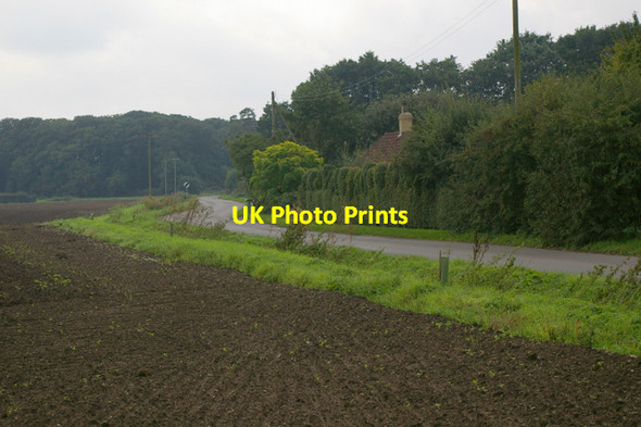 Photo 6"x4" Road Near Everingham Station Harswell c2006