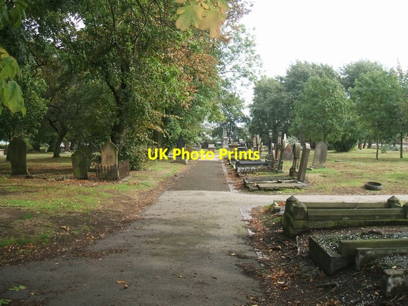 Photo 6"x4" Early autumn tints in the cemetery Willenhall\/SO9698 c2006