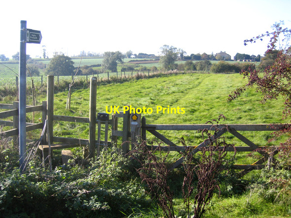 Photo 6"x4" Footpath to Tinwell Lodge Farm, Tinwell, Rutland Tinwell c2006