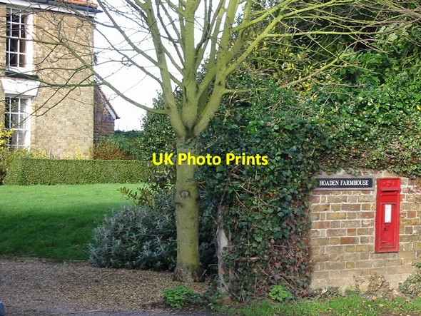 Photo 6"x4" Hoaden Farmhouse and post box. Hoaden c2007