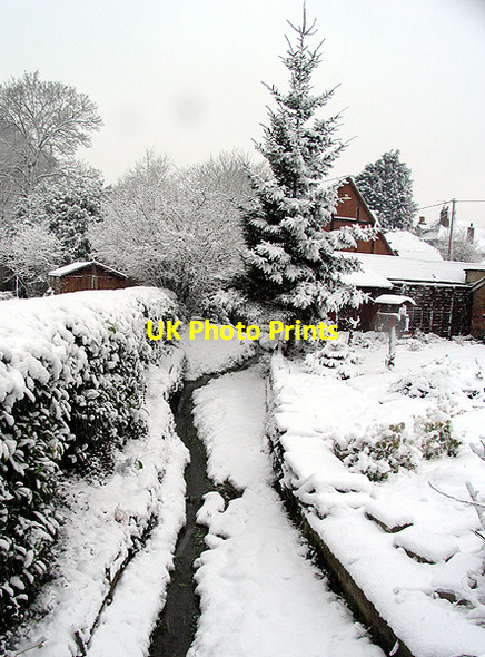 Photo 6"x4" Snowy Stream: Woolhampton Woolhampton c2007