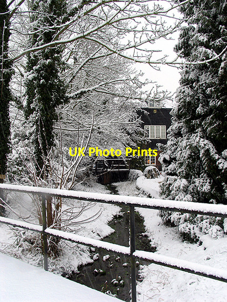 Photo 6"x4" The Old Mill in Winter: Woolhampton Woolhampton c2007