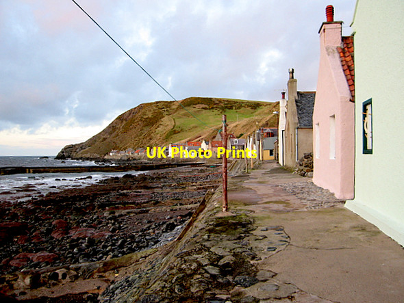 Photo 6"x4" The Main Street Crovie Crovie c2007