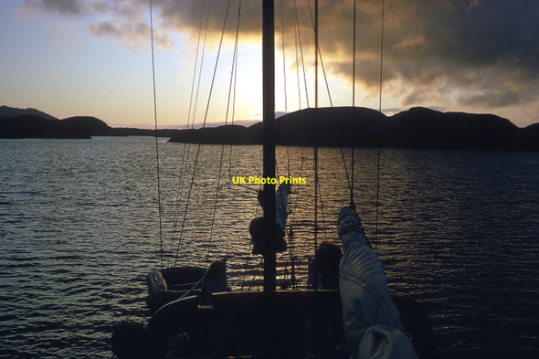Photo 6"x4" At anchor in Caolas M\u00c3\u00b2r - the great anchorage Loch Sgioport c1970