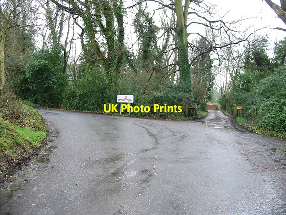 Photo 6"x4" Entering the village of Wootton Wootton\/TR2246 c2007