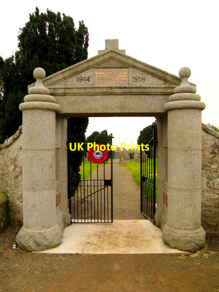 Photo 6"x4" First World War memorial in the form of a gate into Fetterangus kirkyard Fetterangus c2007